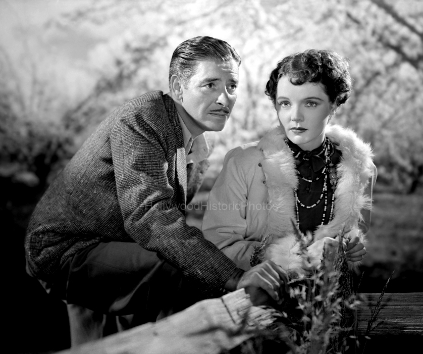 Lost Horizon 1937 7 Ronald Colman Jane Wyatt.jpg
